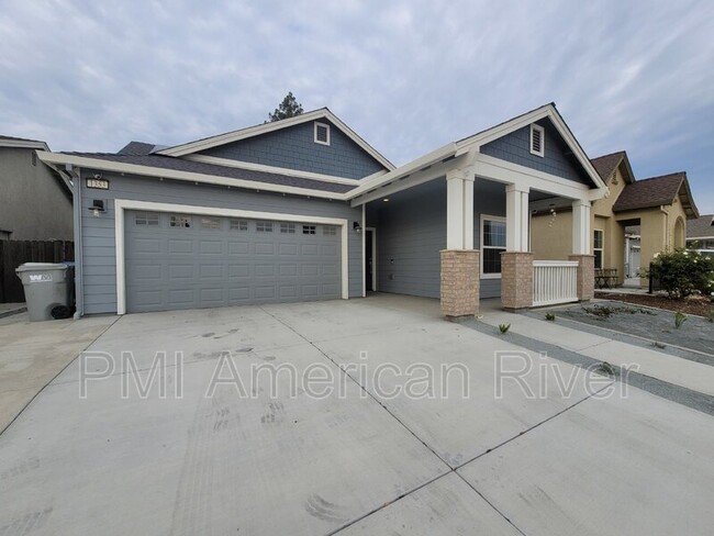 Building Photo - 1353 Molly Ave