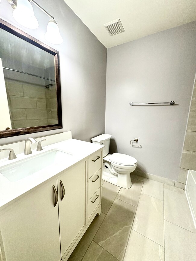 Building Photo - 224 Towyn Ct