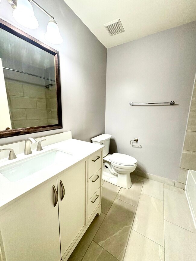 segundo baño - 224 Towyn Ct