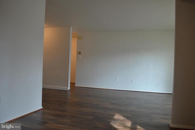 Building Photo - 2303 Greenery Ln