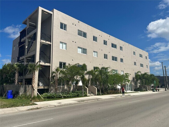 Building Photo - 2311 NW 22nd Ave