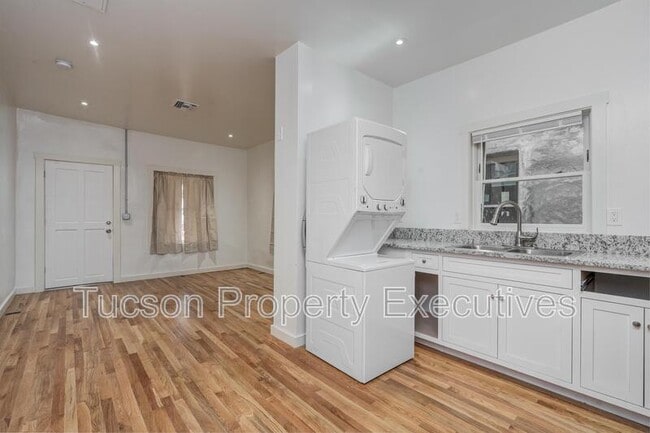 Foto del edificio - 71 W Simpson St