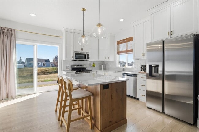 Foto del edificio - Like-New Rambler in The Village at Fox Meadows | Mountain Views, Pool Community & All Appliances ...