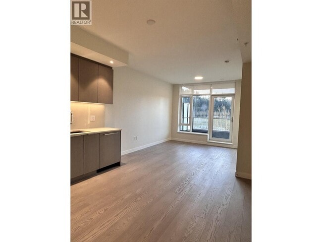 Photo du bâtiment - 6138 Birney Ave