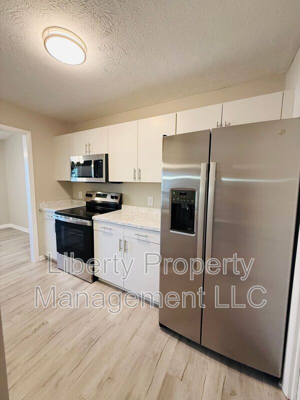 Foto del edificio - 664 Bartons Landing Pl