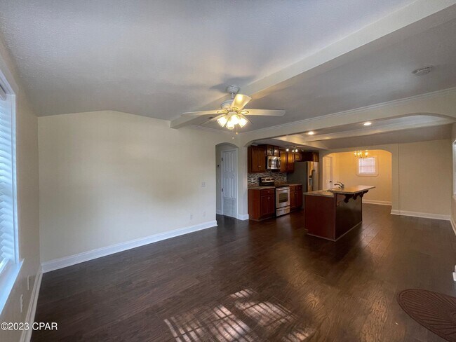 Foto del edificio - 1105 Hickory Ave
