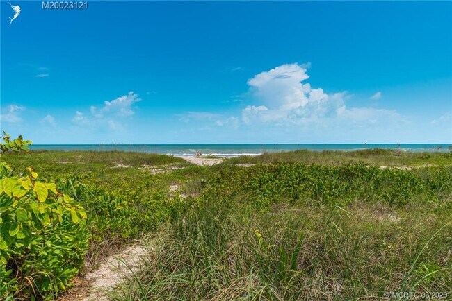 Building Photo - 1736 Ocean Dr