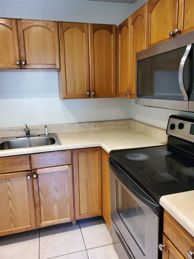 Building Photo - 1154 Coral Club Dr