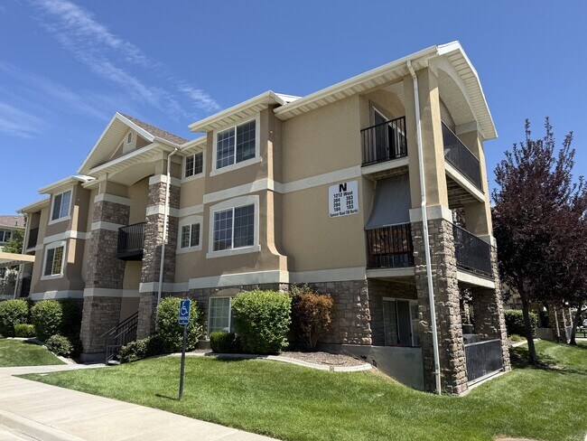 Foto del edificio - 1212 W Spencer Rd