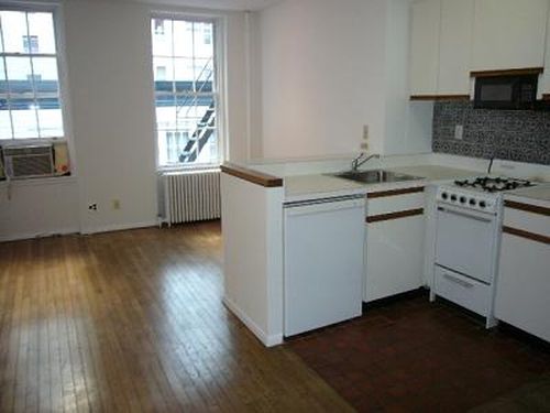 Building Photo - 401 E 76th St