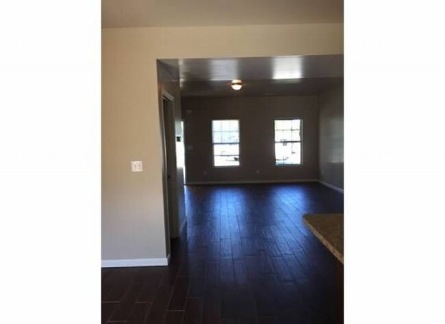 Building Photo - 659 MItchell Ave