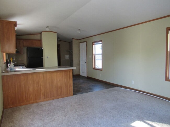 Building Photo - 4894 Eisenhower St