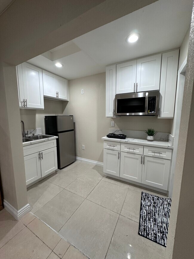 Foto del edificio - 200 S Palm Dr