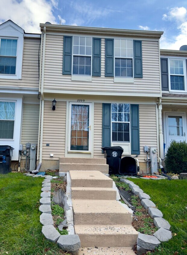 Primary Photo - Charming 2 Bedroom/2 Bathroom Townhome in Windsor Mill, MD!