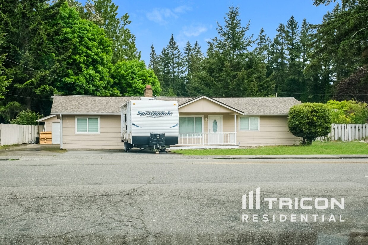 Primary Photo - 2607 Madrona Dr SE