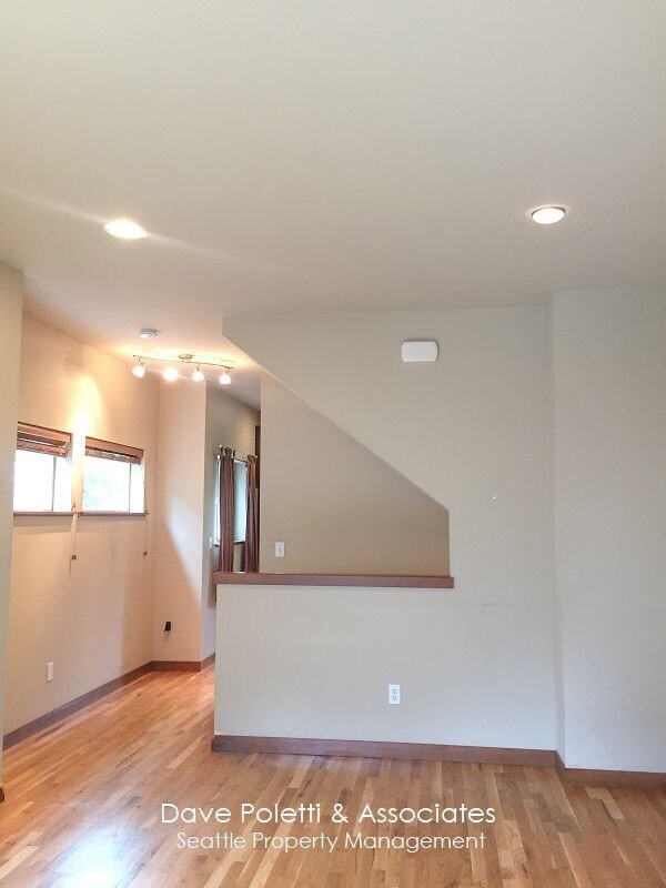 Foto del edificio - 5937 California Ave SW