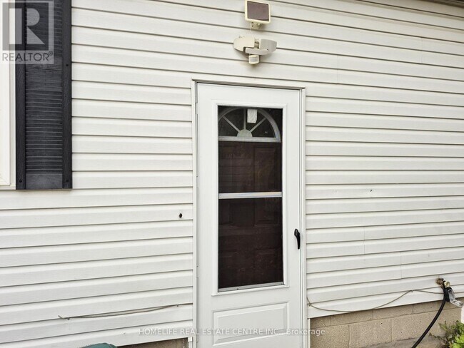 Photo du bâtiment - 239 Elmwood Ave