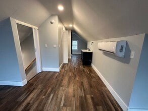 Building Photo - 216 Kinsey Ave