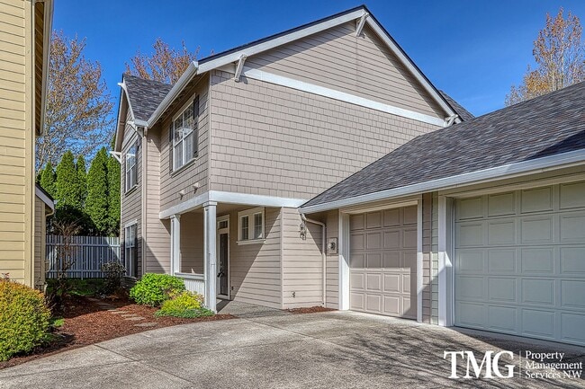 Photo - Pet Friendly Beautiful 3 Bed 2.5 Bath Town... House