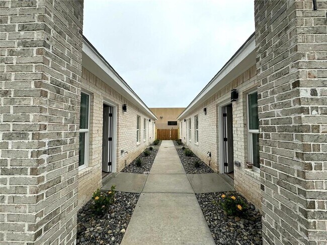 Building Photo - 11 San Jose Dr