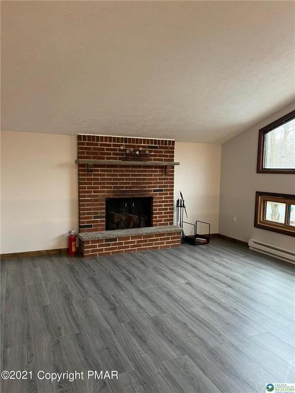 Foto del edificio - 3322 Woodland Dr
