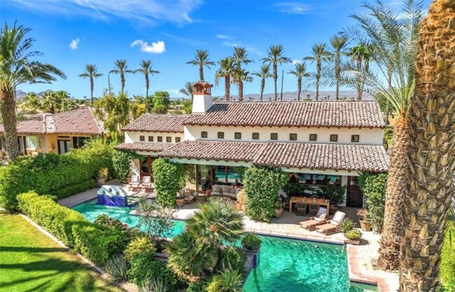 Building Photo - 56145 Village Dr