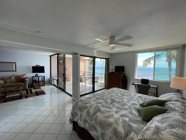 Building Photo - 30 Hauoli St