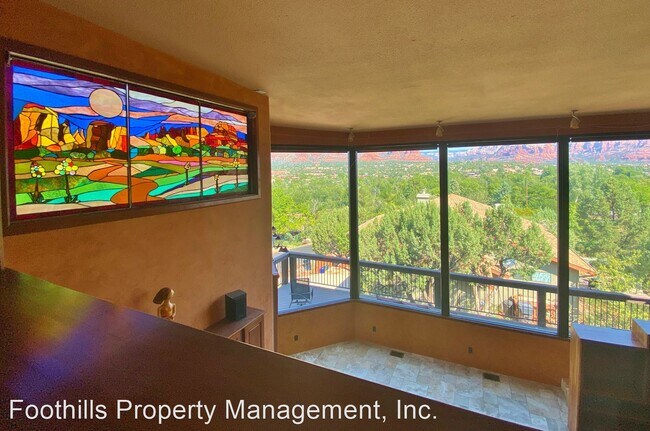 Foto del edificio - 3 br, 2.5 bath House - 390 Birch Blvd