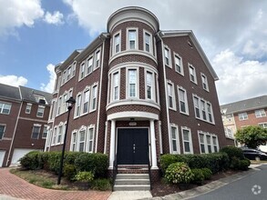 Building Photo - 2225 Camalier Ln