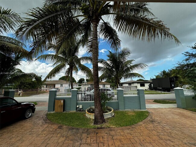 Foto del edificio - 4206 SW 28th St