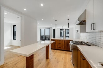 Building Photo - 20 Belcher St