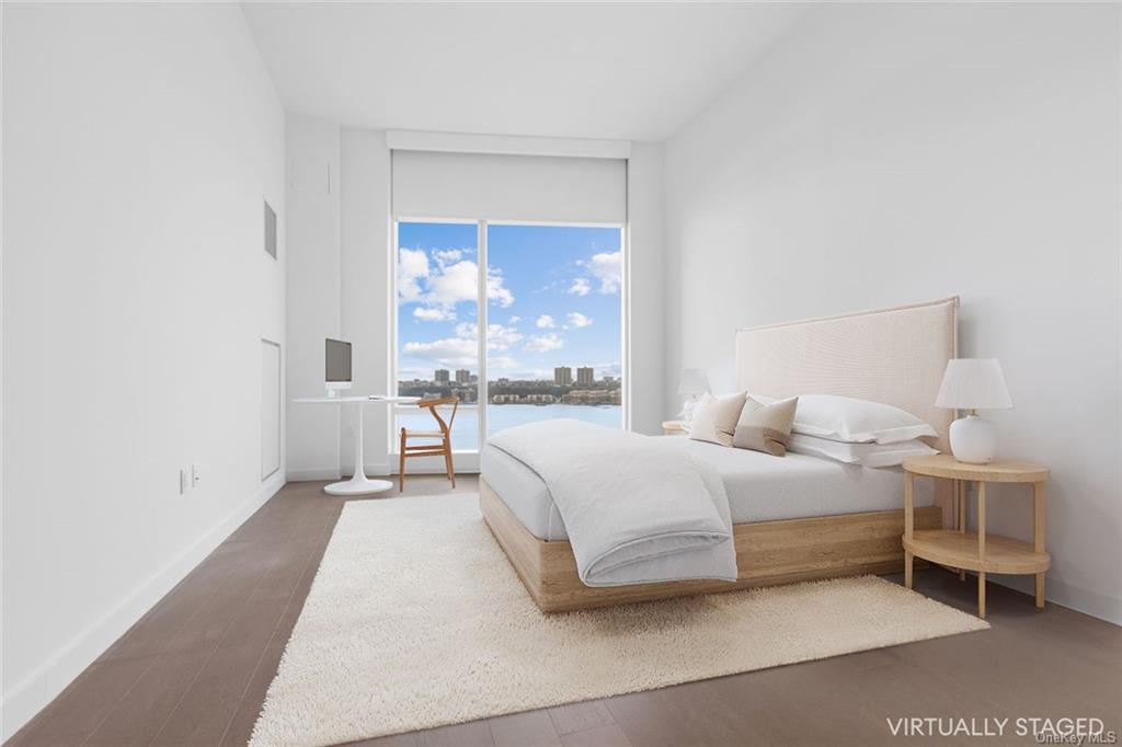 Foto principal - 30 Riverside Blvd