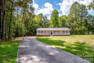 Building Photo - 7730 Deer Track Dr