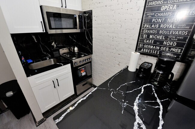 Foto del edificio - 309 W 43rd St
