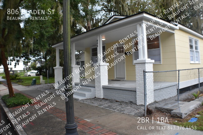 Building Photo - 806 Bladen St Beaufort, SC 29902