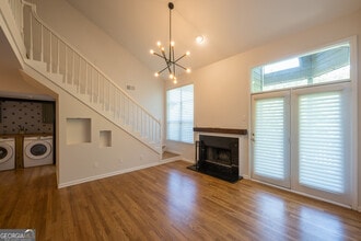 Building Photo - 521 McGill Park Ave NE