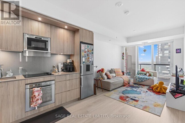 Photo du bâtiment - 819-2430 Eglinton Ave E