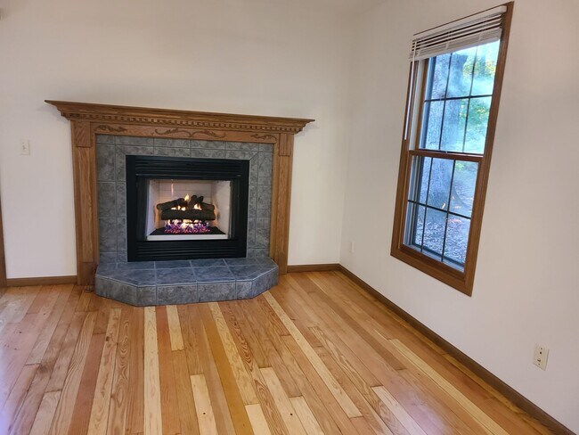 Building Photo - 2871 E 777th Rd