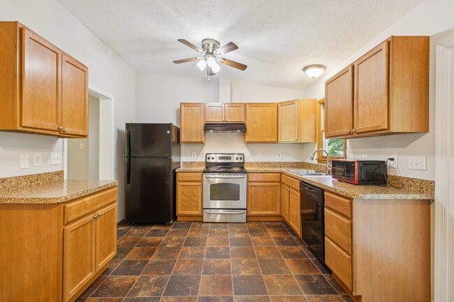 Building Photo - 20 Cherry Laurel Dr