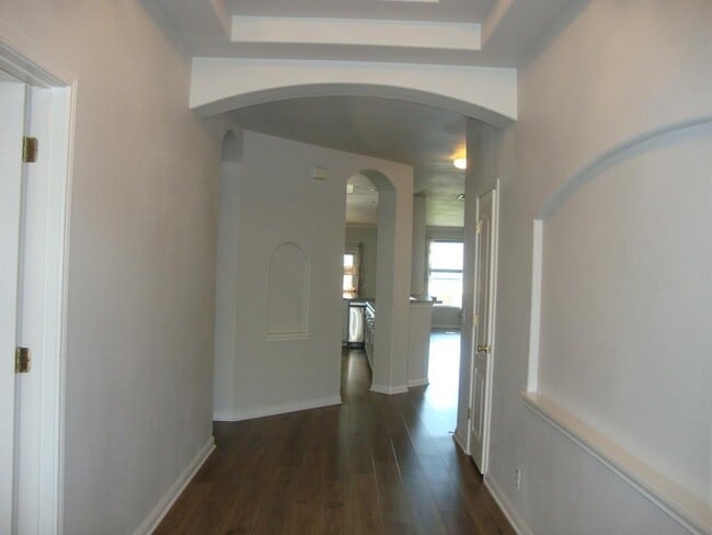 Building Photo - 503 Ambrose Dr