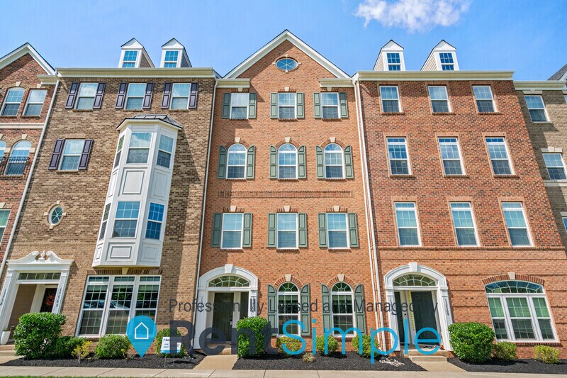 13762 Earhart Cir, Herndon, VA 20171 Condo for Rent in Herndon, VA