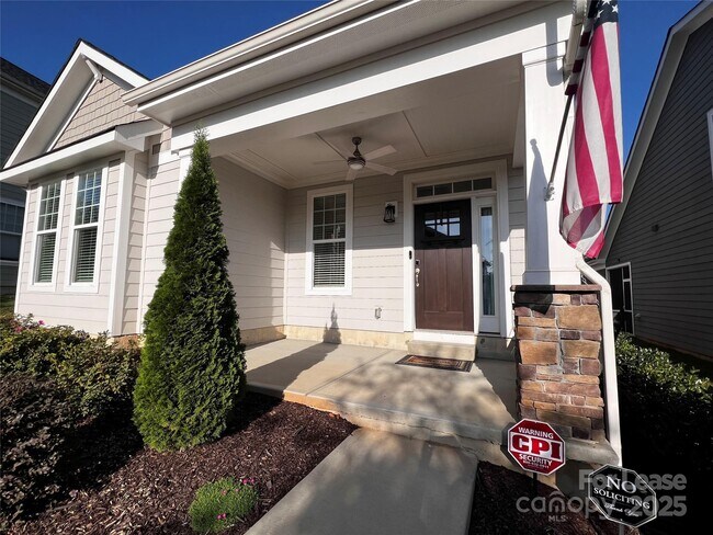 Foto del edificio - 108 Keats Aly