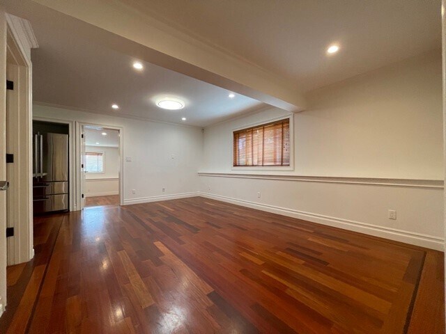 Building Photo - 230 Urbano Dr