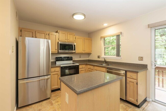 Foto del edificio - 150 Elmcrest Dr