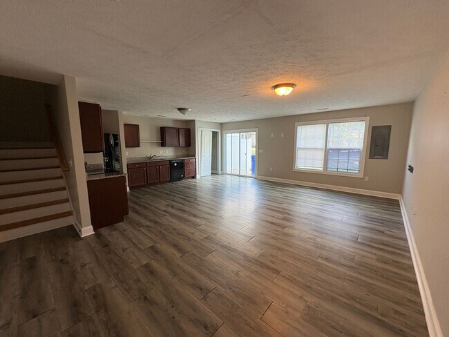 Foto del edificio - 1310 Providence Blvd NW