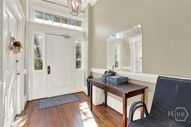 Building Photo - 32 E Taylor St