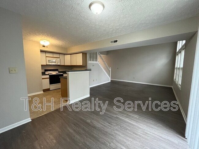 Building Photo - 1545 Brookfield Cir