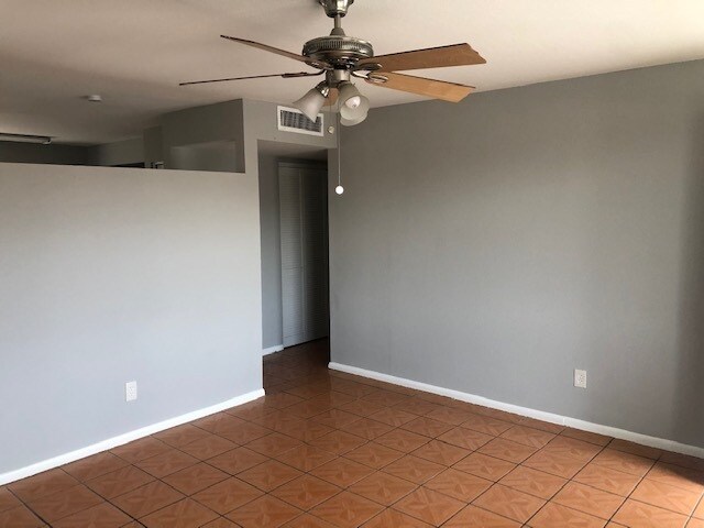 Foto del edificio - 5716 N 69th Dr