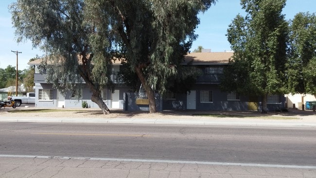 Building Photo - 3102 E Campbell Ave