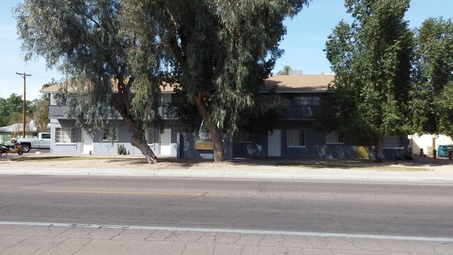 Foto del edificio - 3102 E Campbell Ave